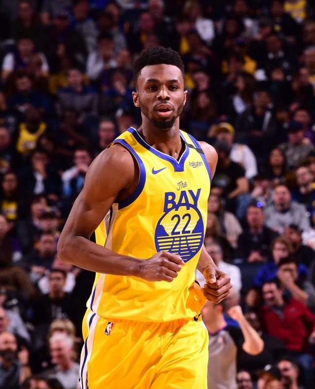 利物浦1-1无奈丢分，切尔西1-3爆冷翻车，阿森纳稳坐英超榜首（利物浦1-1憾平，切尔西1-3爆冷失利，阿森纳继续领跑英超积分榜）