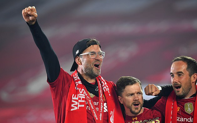 柔佛主帅：球员们在与申花的比赛中表现非常出色，我非常满意