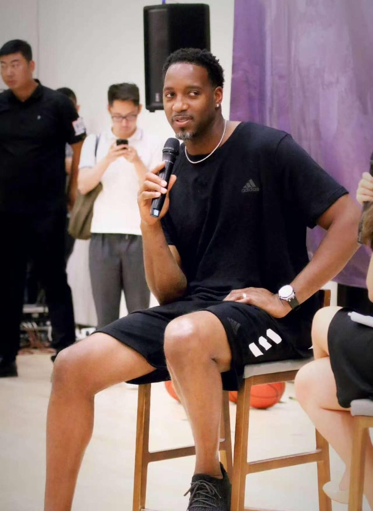 CBA：北京首钢主场逆转吉林（CBA：北京首钢主场上演逆转击败吉林）