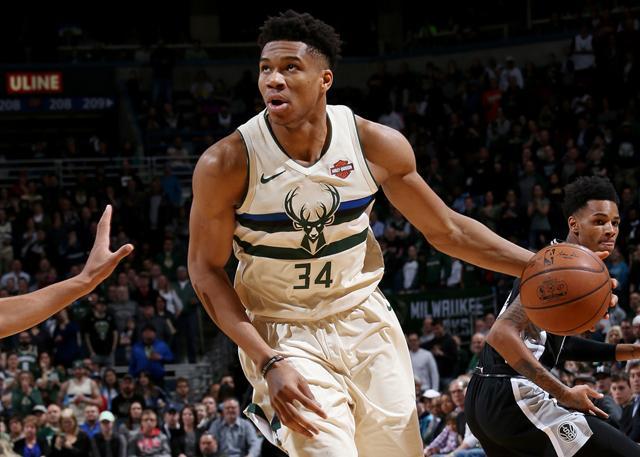 半场：勒沃库森3-0狼堡，蒂尔曼传射，霍夫曼、塔普索巴建功（半场战报：勒沃库森3-0狼堡，蒂尔曼一传一射，霍夫曼、塔普索巴破门）