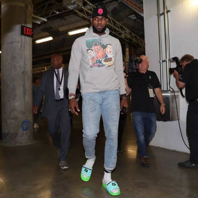 西海岸投资人：今年花销1.2-1.5亿，如能股改会解决很大压力（西海岸投资人称今年支出1.2-1.5亿元，股改可大幅缓解压力）