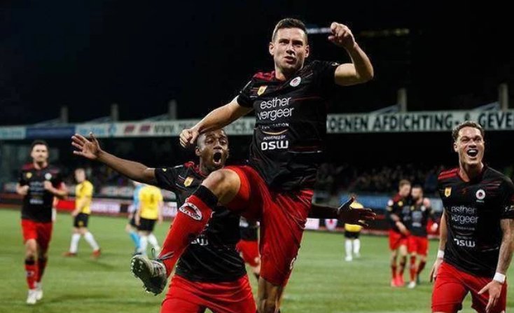 湖人队则在 湖人队则在